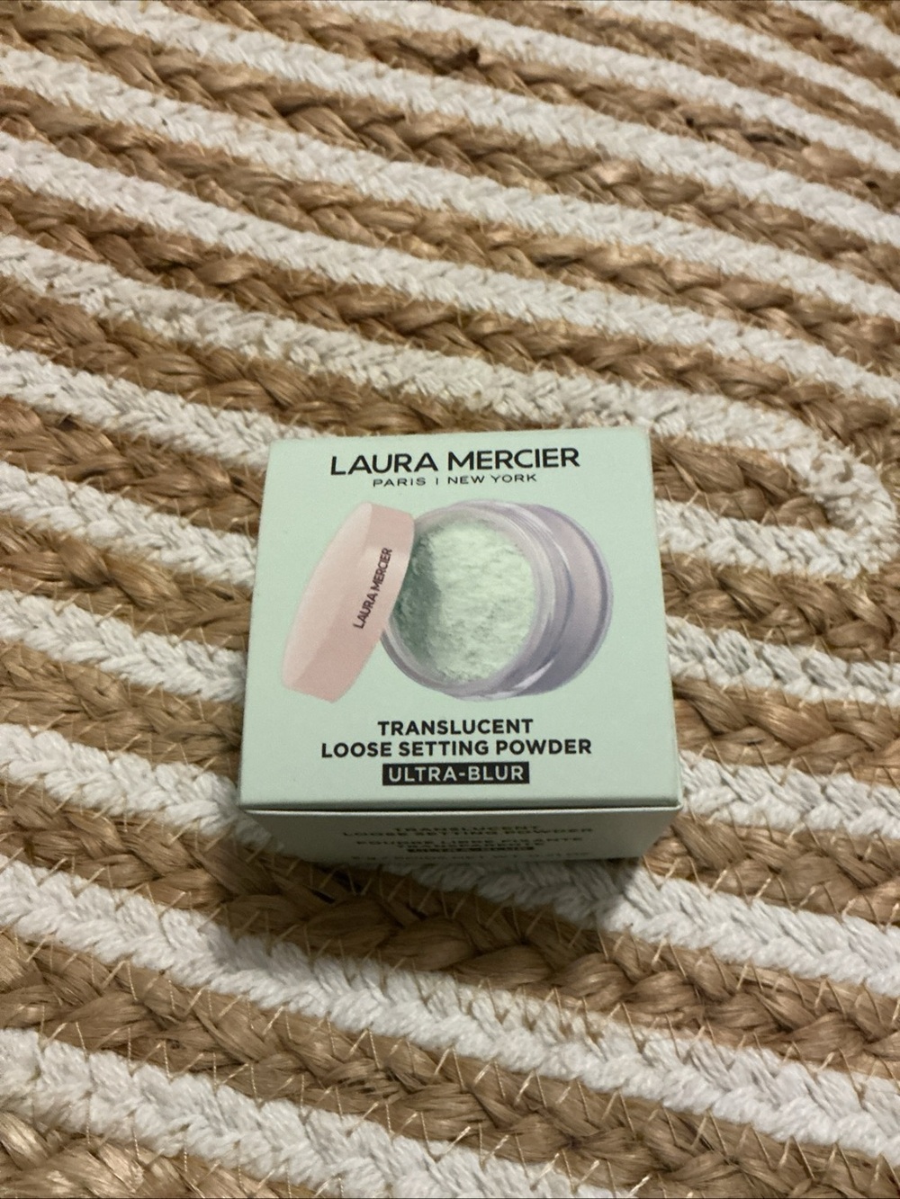 laura mercier Translucent Loose Setting Powder - mint ultra blur